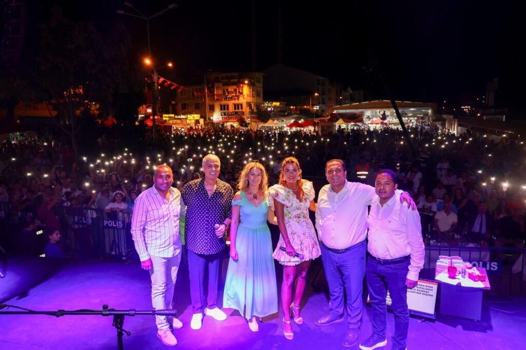 Cengiz Kurtoğlu, Eşme 26. Uluslararası Turistik Kilim Festivali’nde Muhteşem Bir Final Yaptı" - 456873264 831326002517572 426194808510429495 n