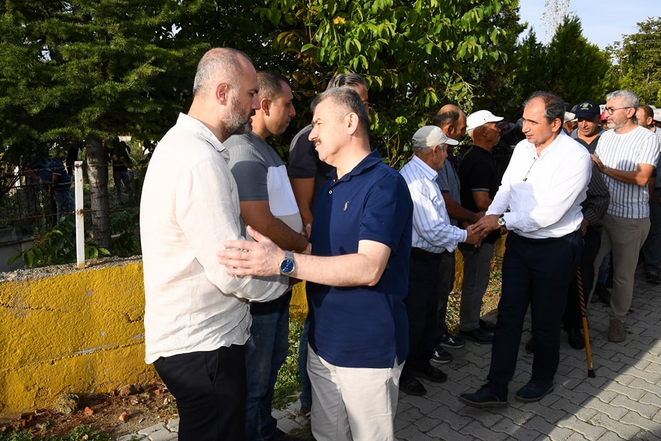 Uşak Valisi Dr. Turan Ergün, PTT Genel Müdürü Hakan Gülten’in Babaannesinin Cenaze Törenine Katıldı - 459322831 1101824874781133 4227967798164642646 n 2