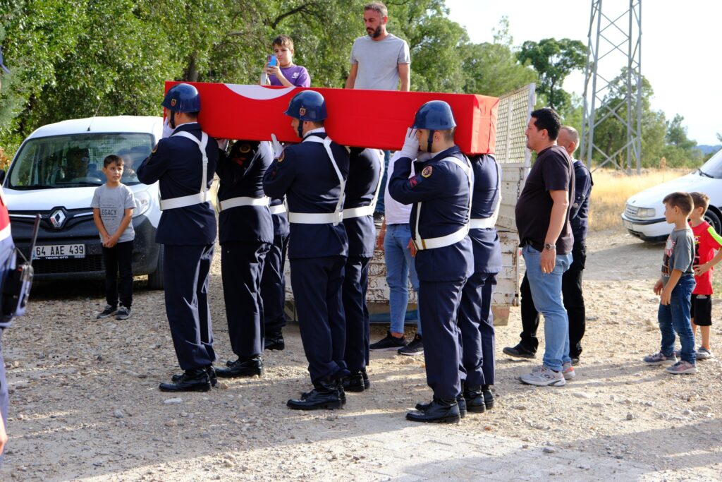 Uşak Milletvekili Op. Dr. Ali Karaoba, Uzman Çavuş Ünal Can Özdemir’in Cenaze Törenine Katıldı - 460361269 8423833554304632 7938523880480644979 n