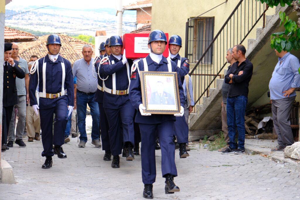 Uşak Milletvekili Op. Dr. Ali Karaoba, Uzman Çavuş Ünal Can Özdemir’in Cenaze Törenine Katıldı - 460417343 8423833344304653 989024822580802205 n