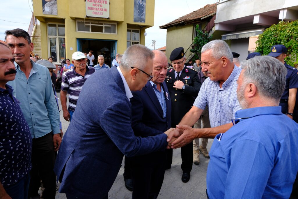 Uşak Milletvekili Op. Dr. Ali Karaoba, Uzman Çavuş Ünal Can Özdemir’in Cenaze Törenine Katıldı - 460626787 8423832914304696 933881280454085787 n