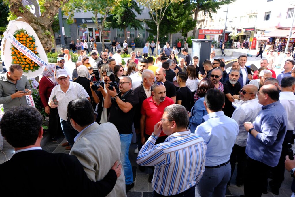 Yeni Bir Teknoloji Merkezi: İsmetpaşa Caddesi’nde Samsung Bayisi Açıldı - 461981358 8582108185143834 577431336220206216 n