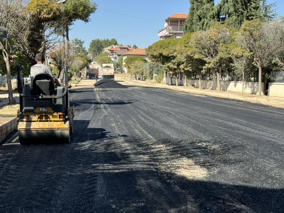 Ulubey Belediyesi, Asfalt Yenileme Çalışmalarını Tamamladı: İlçe Genelinde Yol Bakım ve Onarım Çalışmaları Devam Ediyor - 462212337 10162029045767080 6646161734477069087 n