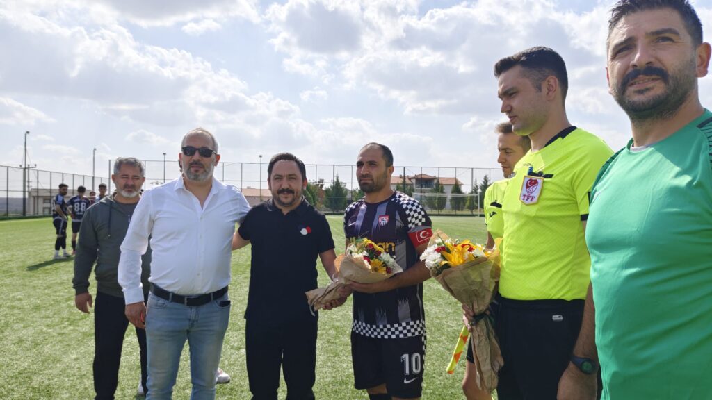 Uşak Kent Konseyinden Amatör Futboluna Hayırlı Olsun Ziyareti.. - 657333ce bc48 4ade bee6 3325c08fcae4