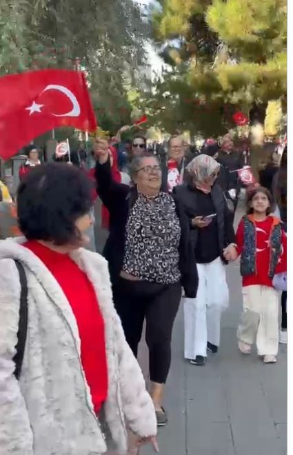 Cumhuriyet Bayramı Uşak Mehmet Sesli Ortaokulu’nda Coşkuyla Kutlandı - d8878d55 16f3 4209 903c e1df88ba1cff