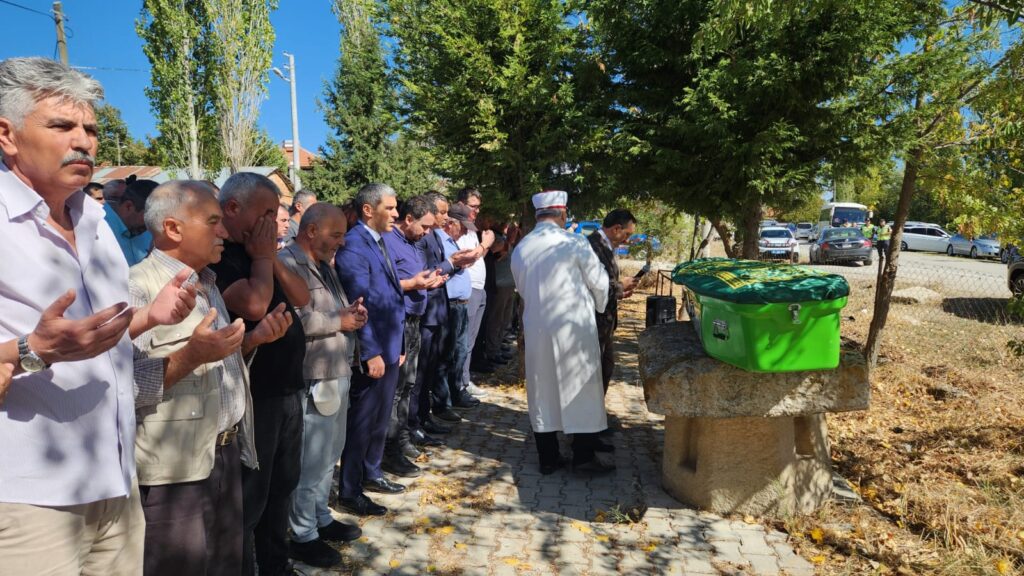 Uşak’ta AK Parti İl Başkanı Himmet Yaşar’ın Babaannesine Son Veda - f3f90ea0 bc3a 411f 9717 fdafd2ef2df6