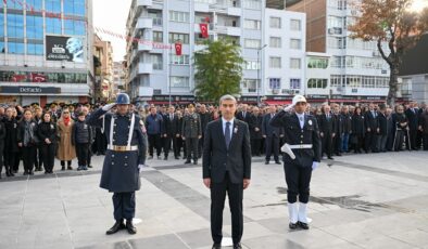 Atatürk’ün Ebediyete İrtihalinin 86. Yıldönümünde Düzenlenen Çelenk Sunma Töreni