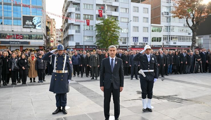 Atatürk’ün Ebediyete İrtihalinin 86. Yıldönümünde Düzenlenen Çelenk Sunma Töreni