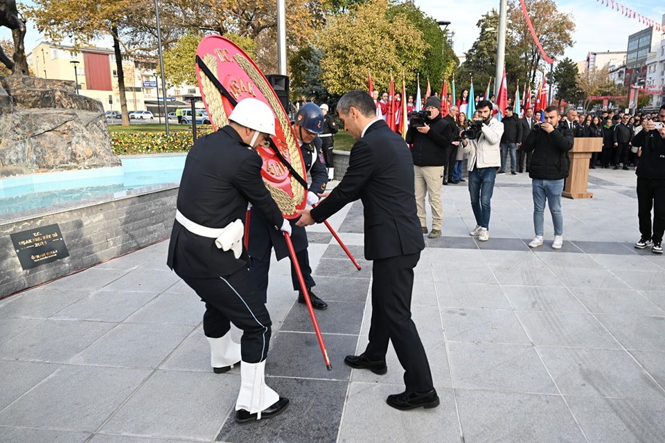 Atatürk’ün Ebediyete İrtihalinin 86. Yıldönümünde Düzenlenen Çelenk Sunma Töreni - 466131137 868107665493437 6223944430719244663 n 1