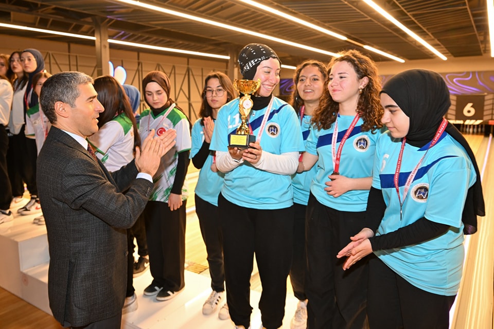 Uşak’ta Okul Sporları Bowling İl Birinciliği Müsabakaları Tamamlandı - 467670407 876256141345256 5598341177981895219 n