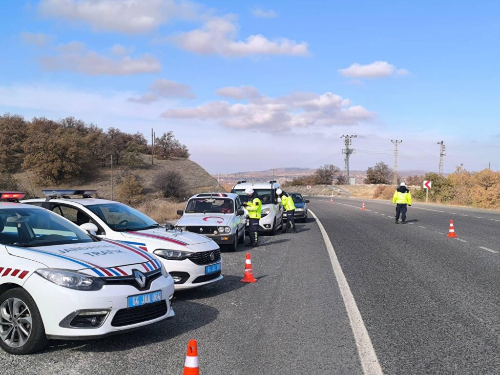 Cayrokopter İle Havadan Trafik Denetimi: Uşak İl Jandarma Komutanlığı’nın Trafik Güvenliği Adımı