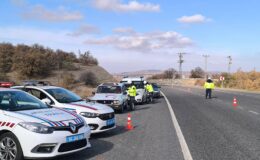 Cayrokopter İle Havadan Trafik Denetimi: Uşak İl Jandarma Komutanlığı’nın Trafik Güvenliği Adımı