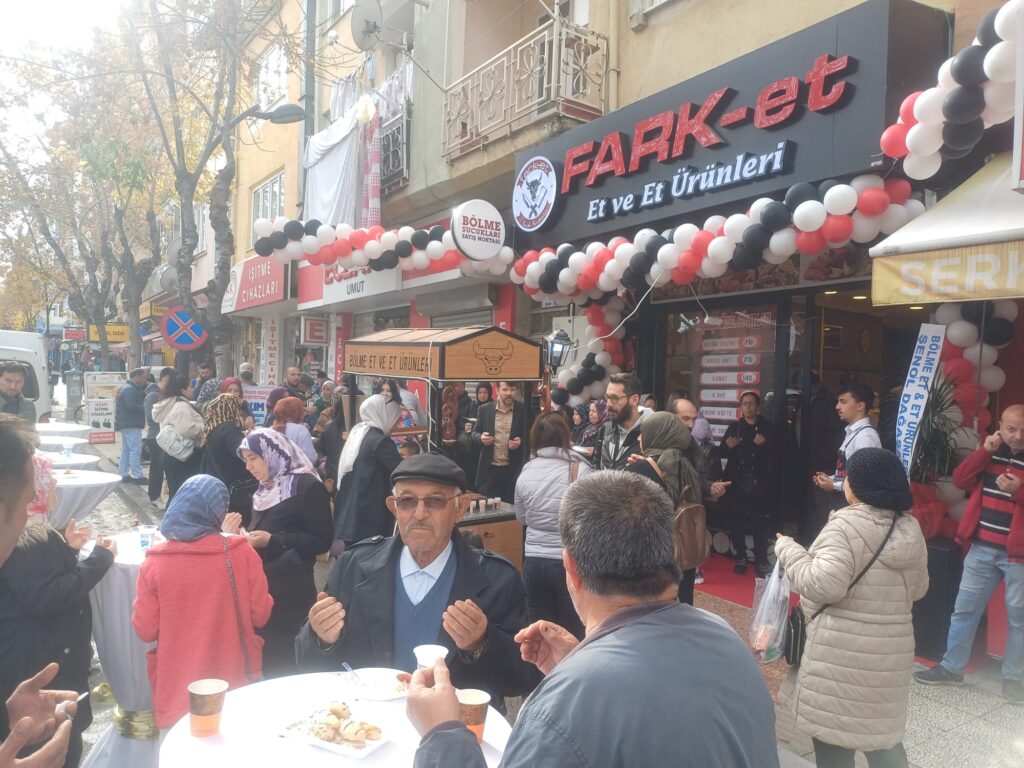 Uşak’ta Yeni Bir İşletme Hizmete Açıldı: Fark-et Et ve Et Ürünleri - 90c1a0a1 2720 4a30 952f 1e4134f3e2fd