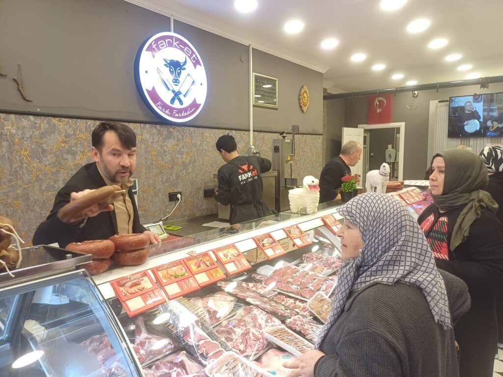 Uşak’ta Yeni Bir İşletme Hizmete Açıldı: Fark-et Et ve Et Ürünleri - 9c170415 7af0 43f9 98eb 8ce5b1e2856e