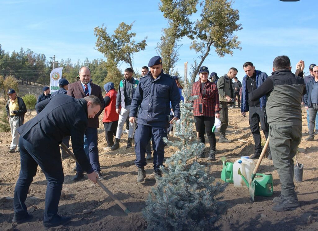 Tuprag Madencilik’ten Doğaya Destek: Kışladağ Altın Madeni’nden Fidan Dikim Etkinliği - b6f65eb9 ccd5 4bed 840e 027e384ac793