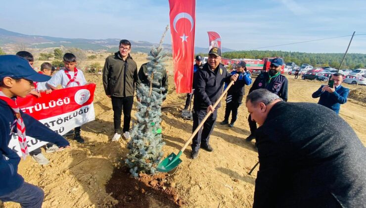 Uşak İl Emniyet Müdürü Mehmet Ali Kolcu, Milli Ağaçlandırma Günü Kapsamında Fidan Dikimi Etkinliğine Katıldı