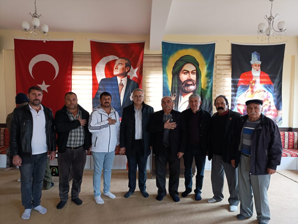 Uşak Milletvekili Op. Dr. Ali Karaoba’dan Anlamlı Ziyaret: Işık Çakır Sultan Cemevi'nde Mevlid Yemeğine Katılım - 469307649 8977322422289073 207609613143560011 n