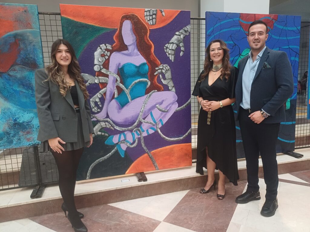 Ünlü Ressam Elvan Dok’un Sergisi Uşak Atatürk Kültür Merkezi’nde Açıldı - 6a8a78e3 7a14 4ed2 add9 464dd83e4b89