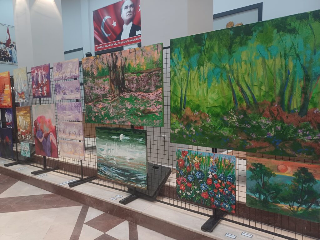 Ünlü Ressam Elvan Dok’un Sergisi Uşak Atatürk Kültür Merkezi’nde Açıldı - 85e21be2 28cd 40d1 846a 3d09b07776d3