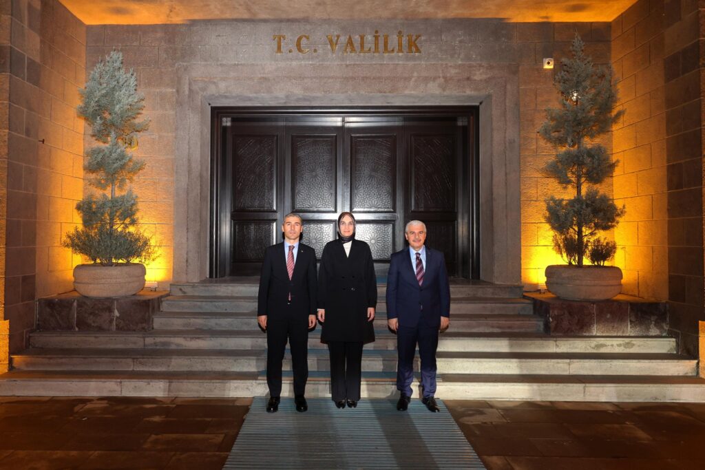 Uşak Valisi Dr. Naci Aktaş ve Konya Valisi İbrahim Akın’dan Afyonkarahisar Valisi Doç. Dr. Kübra Güran Yiğitbaşı’na İade-i Ziyaret - GfqGPDPXQAAjN2p