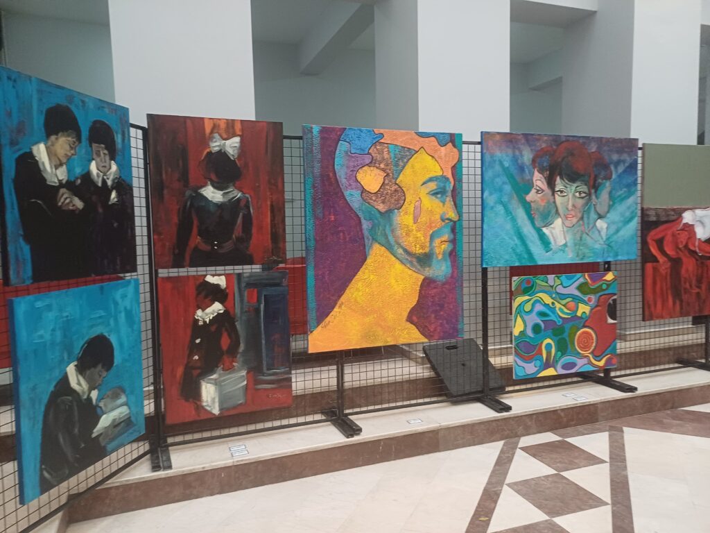 Ünlü Ressam Elvan Dok’un Sergisi Uşak Atatürk Kültür Merkezi’nde Açıldı - ac529cdb fefe 4112 a721 21343cc50cdd