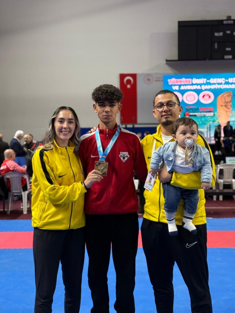 Uşak Karate Özlem Spor Kulübü, Türkiye Şampiyonası ve Avrupa Milli Takım Seçmelerinde Zirvede - 12c4f422 74b1 4a01 b5a6 ef09585b2019