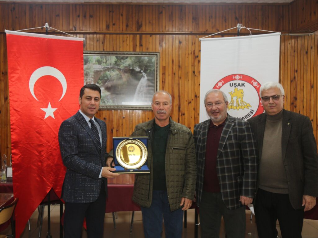 Uşak İl Özel İdaresi’nde Emeklilik Töreni: 22 Çalışana Veda Yemeği Düzenlendi