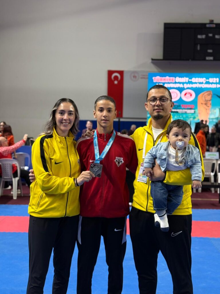 Uşak Karate Özlem Spor Kulübü, Türkiye Şampiyonası ve Avrupa Milli Takım Seçmelerinde Zirvede - 88980438 0b50 4c67 b4a0 a9446acd4ab0