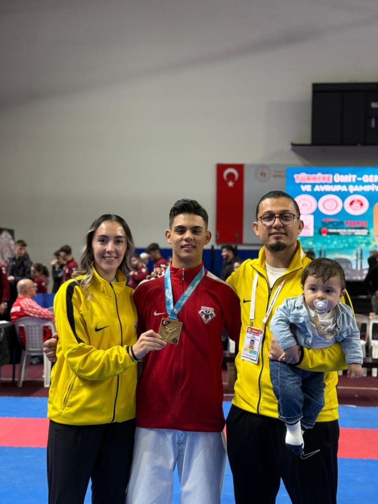 Uşak Karate Özlem Spor Kulübü, Türkiye Şampiyonası ve Avrupa Milli Takım Seçmelerinde Zirvede - 8f676a8f e282 43fa 89ef e0abd91e62ba