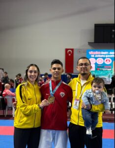 Uşak Karate Özlem Spor Kulübü, Türkiye Şampiyonası ve Avrupa Milli Takım Seçmelerinde Zirvede - usak karate ozlem spor kulubu turkiye sampiyonasi ve avrupa milli takim secmelerinde zirvede