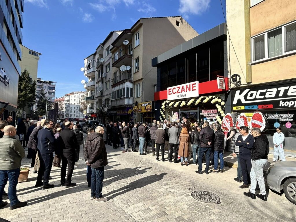 Uşak'ta Yeni Eczane Açılışı Gerçekleştirildi - 475830873 10162721215863559 7733934541857568912 n