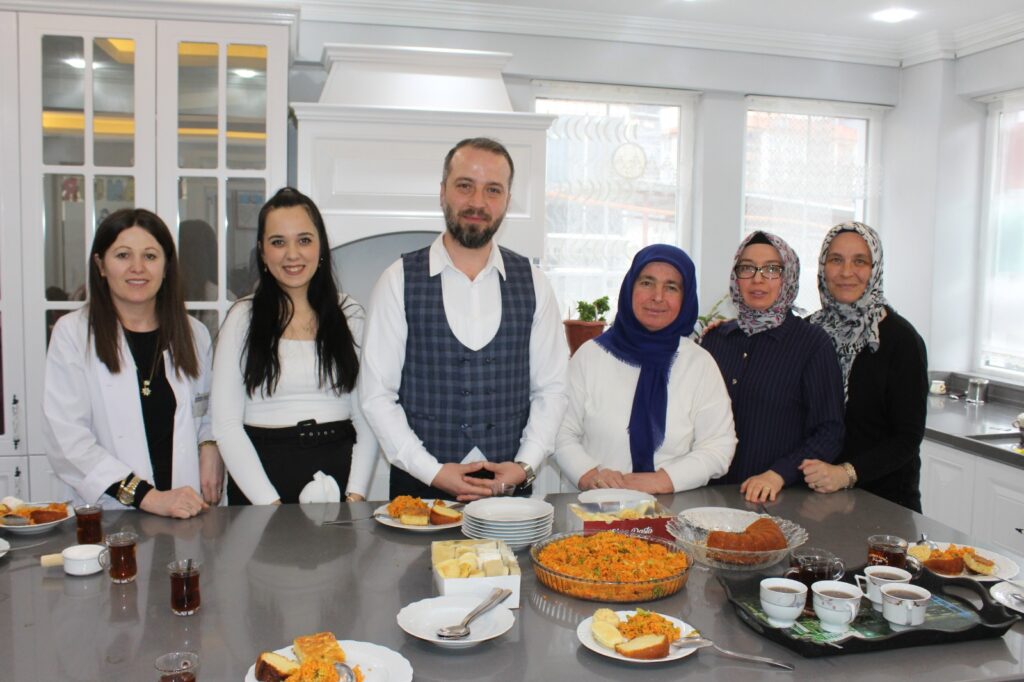 Faruk Karagül Uşak’ta Minik İzleyicilerle Buluştu - 7b7c542e 9086 4465 8477 d6123a618dcc