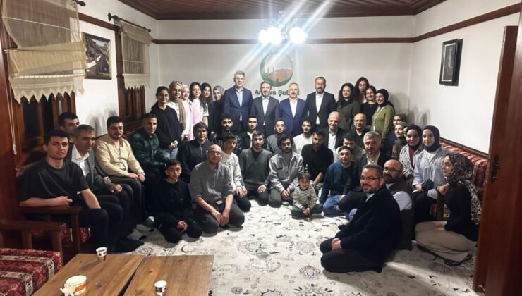 Çalışma ve Sosyal Güvenlik Bakan Yardımcısı Ahmet Aydın, Gençlerle Birlikte İftar Etti