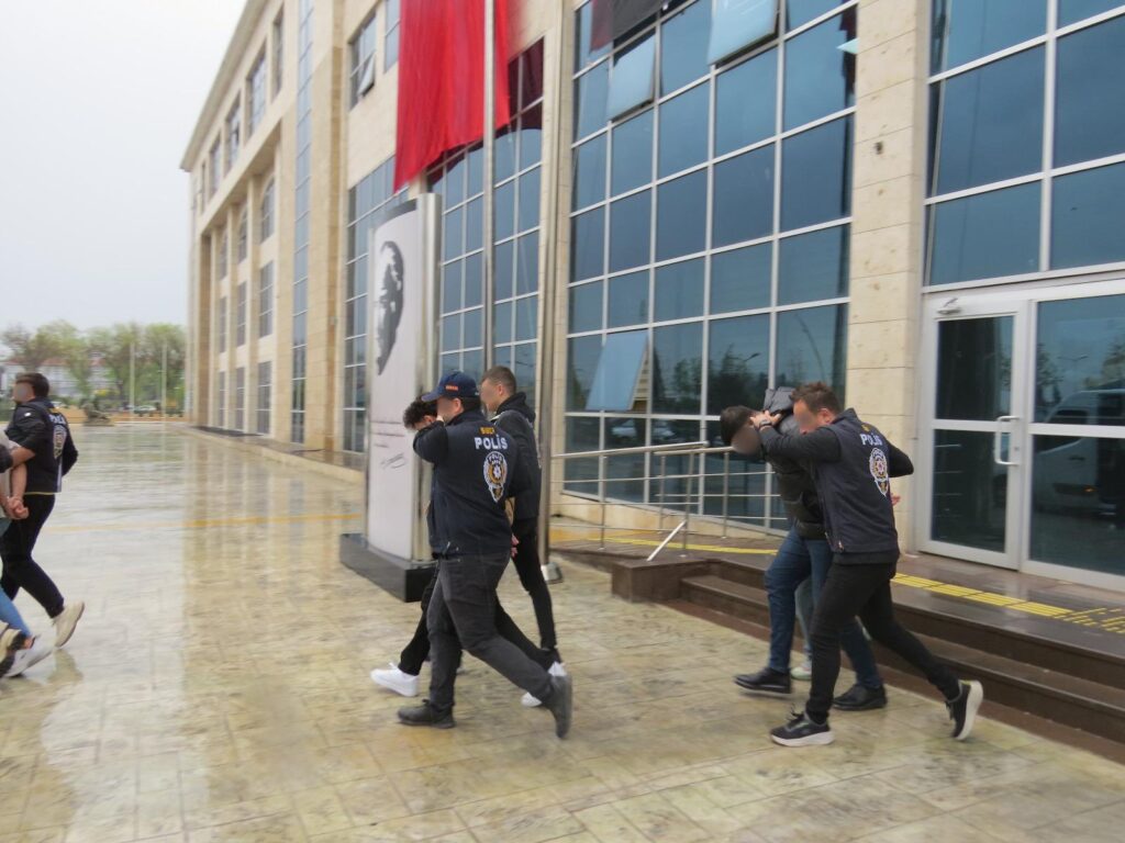 Uşak Emniyet Müdürlüğü’nden Yasadışı Bahis ve Dolandırıcılıkla Mücadele Kapsamında Geniş Çaplı Operasyon - 493313481 1091145183041921 7703400863143580221 n