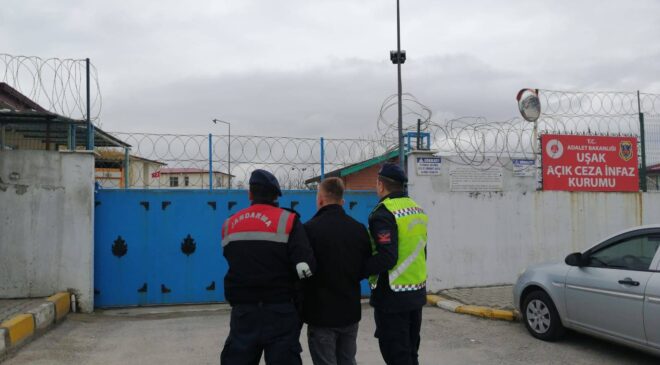 UŞAK JASAT, HAPİS CEZASIYLA ARANAN ÜÇ ŞAHSI YAKALAYARAK ADALETE TESLİM ETTİ