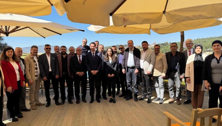Uşak Merkez Mahalle Muhtarlarıyla Kahvaltı Programı Gerçekleştirildi