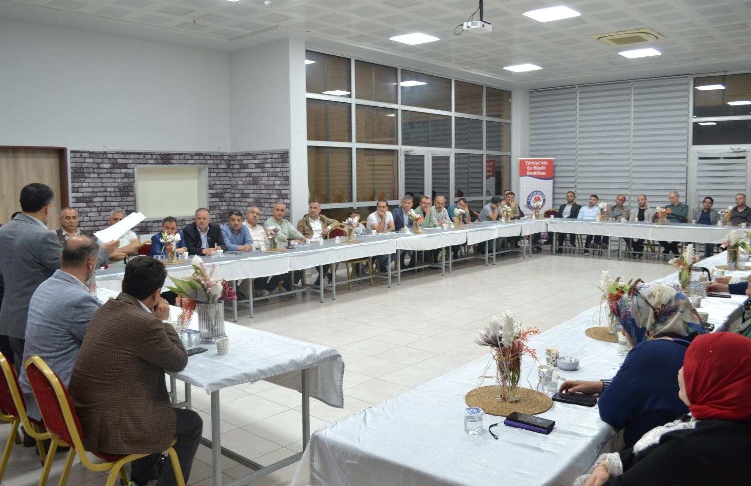 Memur-Sen Genel Başkan Yardımcısı Ramazan Çakırcı, Uşak’ta İl Divan Kurulu Toplantısına Katıldı