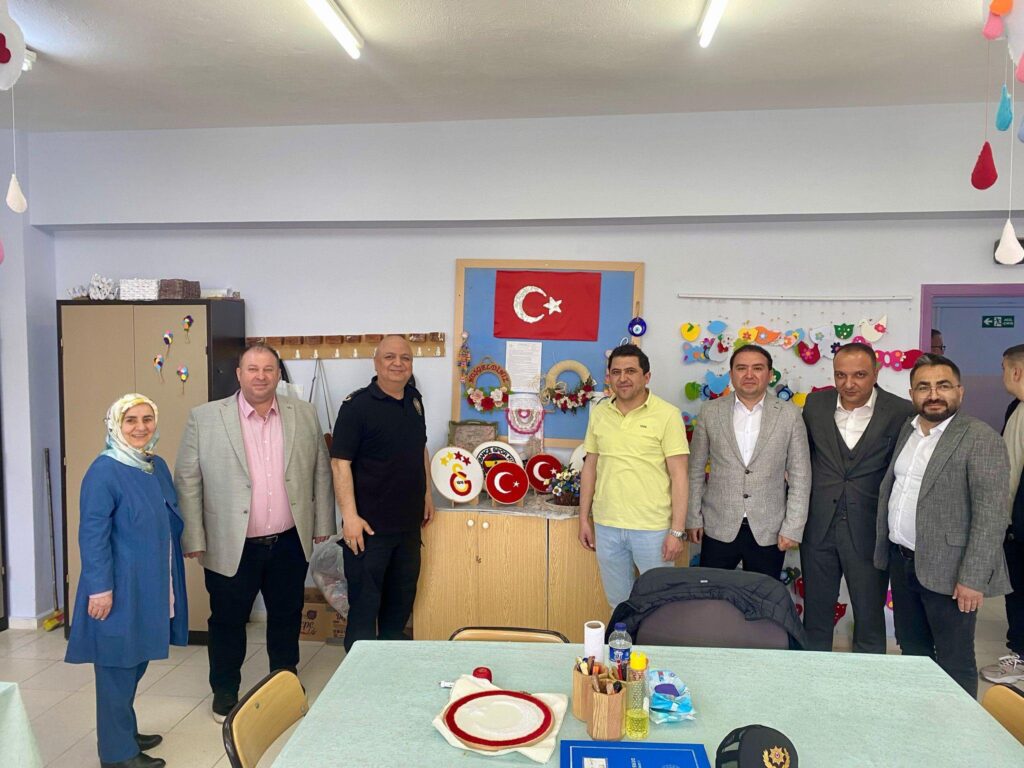 Uşak İl Emniyet Müdürü Mehmet Ali Kolcu’dan Özel Eğitim Okuluna Anlamlı Ziyaret - 498549101 1106276798195426 5313720744690966905 n