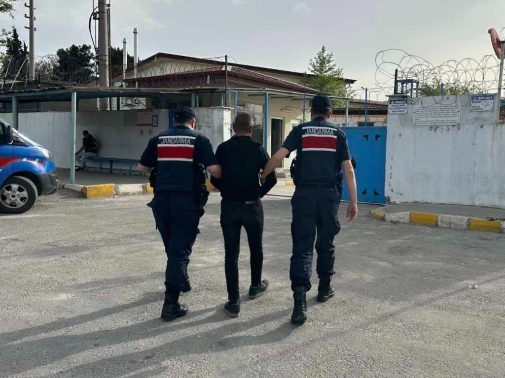 Uşak’ta Aranan Şahıslara Yönelik Jandarma Operasyonları: 7 Kişi Cezaevine Teslim Edildi - c0c5ff7a c957 4803 a2a7 89bf93d93ffe