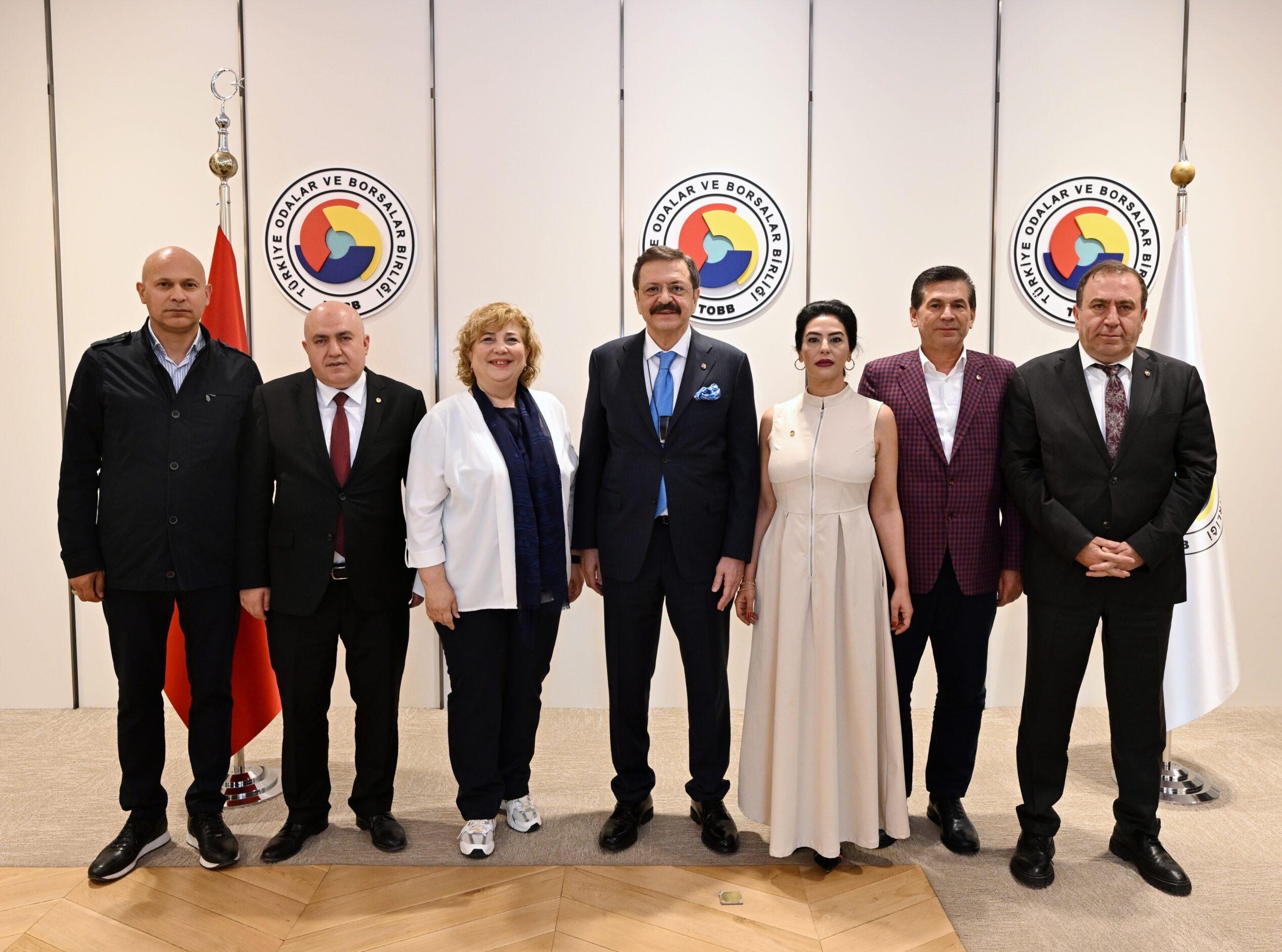 TOBB Başkanı Hisarcıklıoğlu, Komisyon ve Kurul Üyelerini Kabul Etti