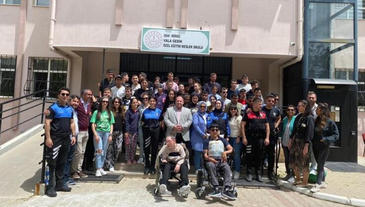 Uşak İl Emniyet Müdürü Mehmet Ali Kolcu’dan Özel Eğitim Okuluna Anlamlı Ziyaret