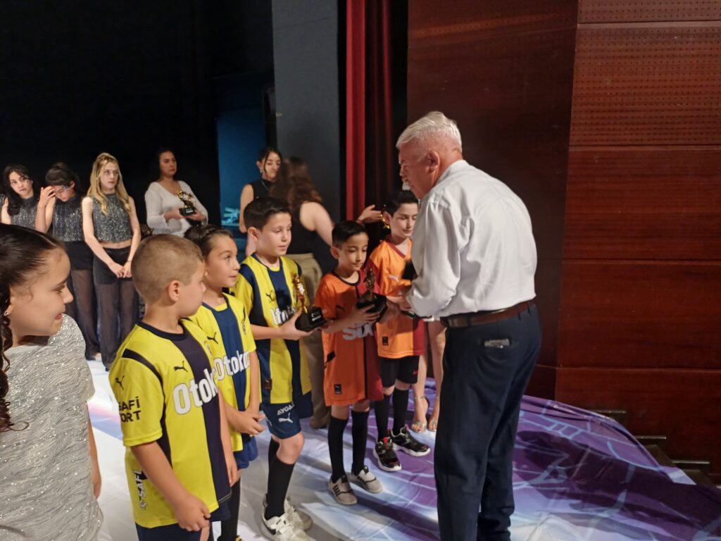 RB Dance Academy’den Atatürk Kültür Merkezi’nde Büyüleyici Performans - 25e1bc4d 5b33 476e 9525 70dca6124132 1