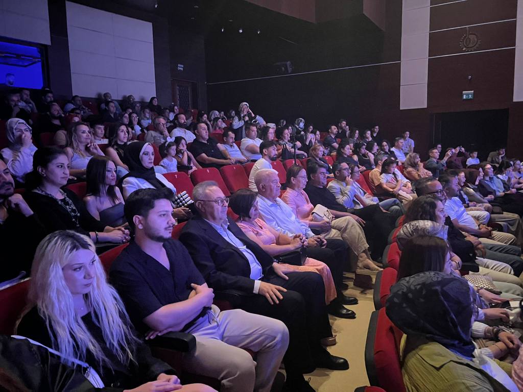 RB Dance Academy’den Atatürk Kültür Merkezi’nde Büyüleyici Performans - 511034900 24010175285243874 8636062404594346535 n 1