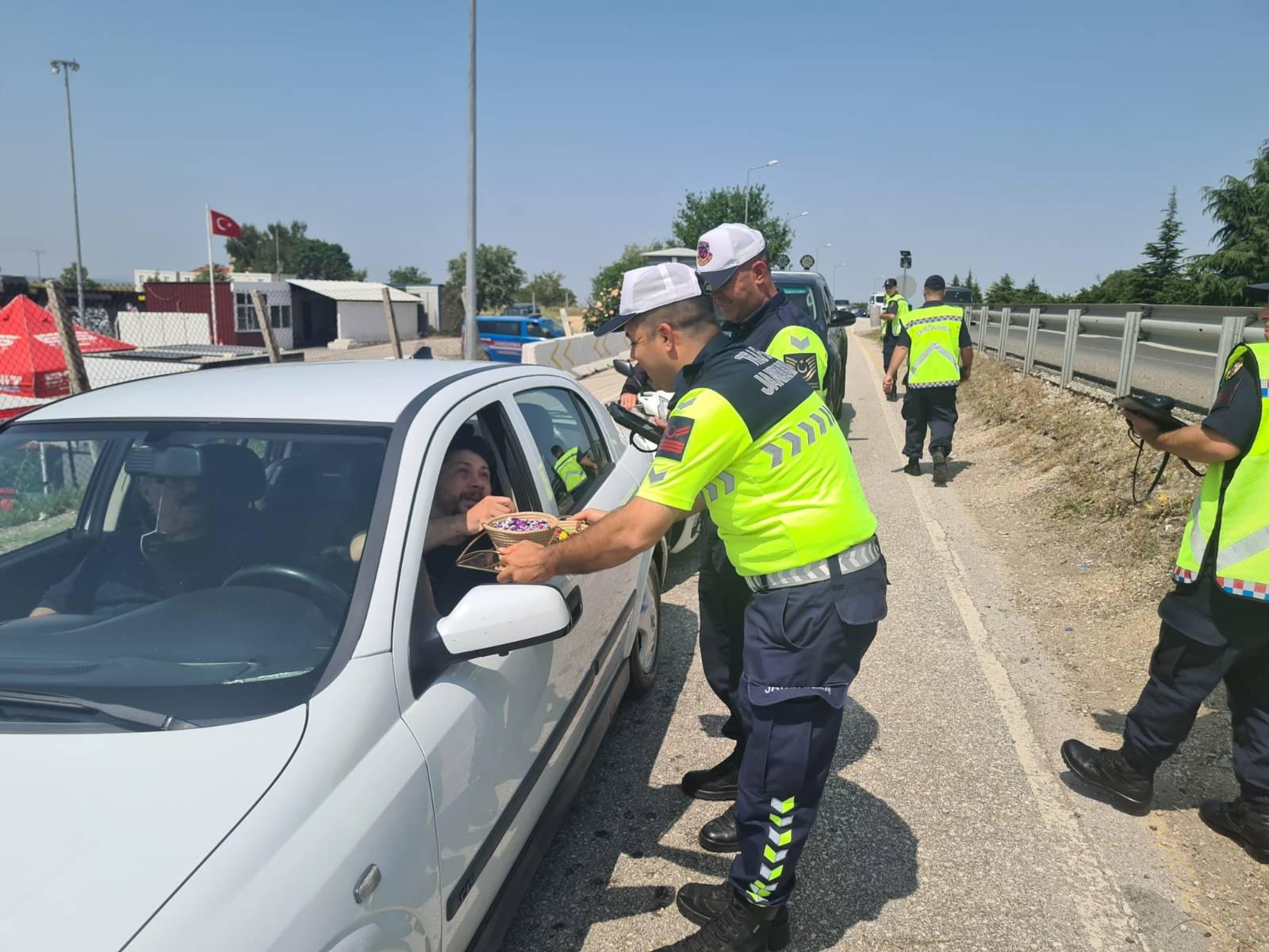 Uşak’ta Cayrokopter Destekli Havadan Trafik Denetimi Gerçekleştirildi