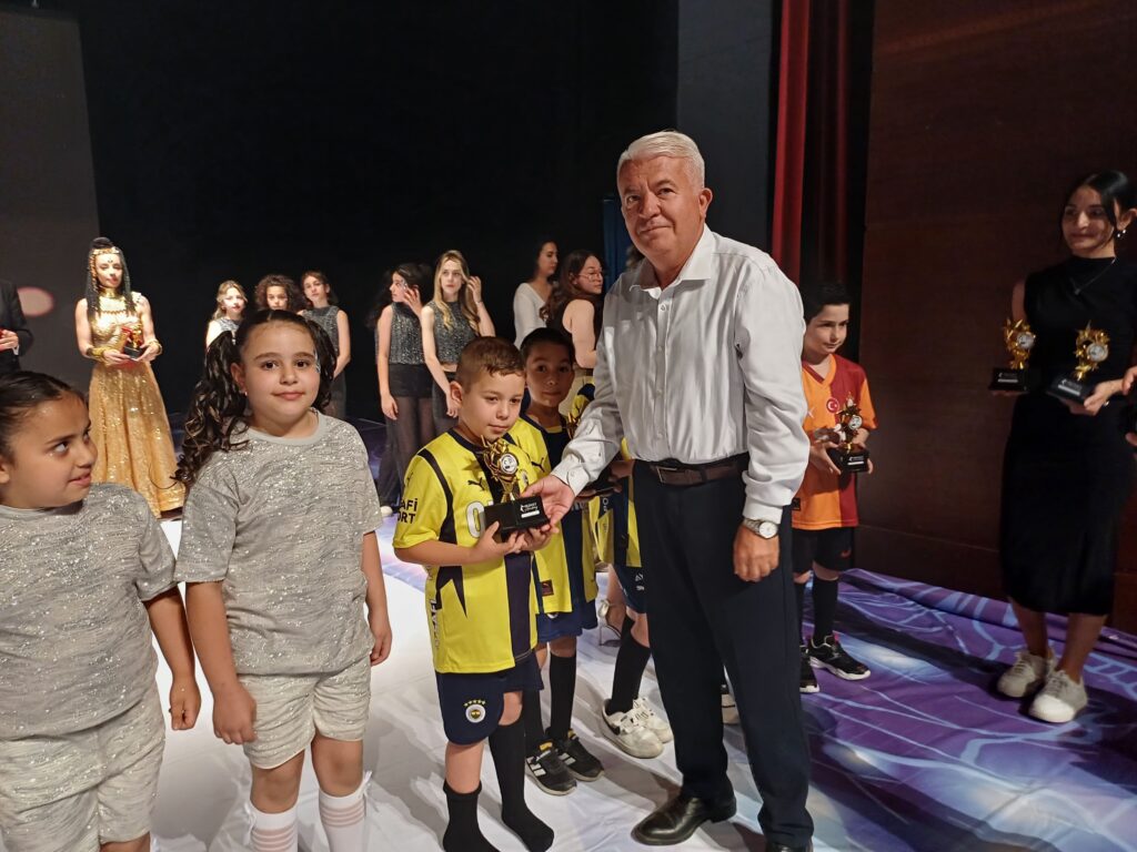 RB Dance Academy’den Atatürk Kültür Merkezi’nde Büyüleyici Performans - cea3da46 a468 4eae b9d9 aa4b810759ac