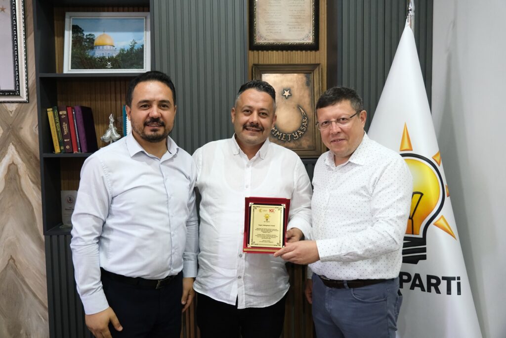 AK Parti Uşak İl Başkanlığı Önceki Dönem İlçe Başkanlarıyla Bir Araya Geldi - 544896572 18532815979006744 2705546225073264866 n