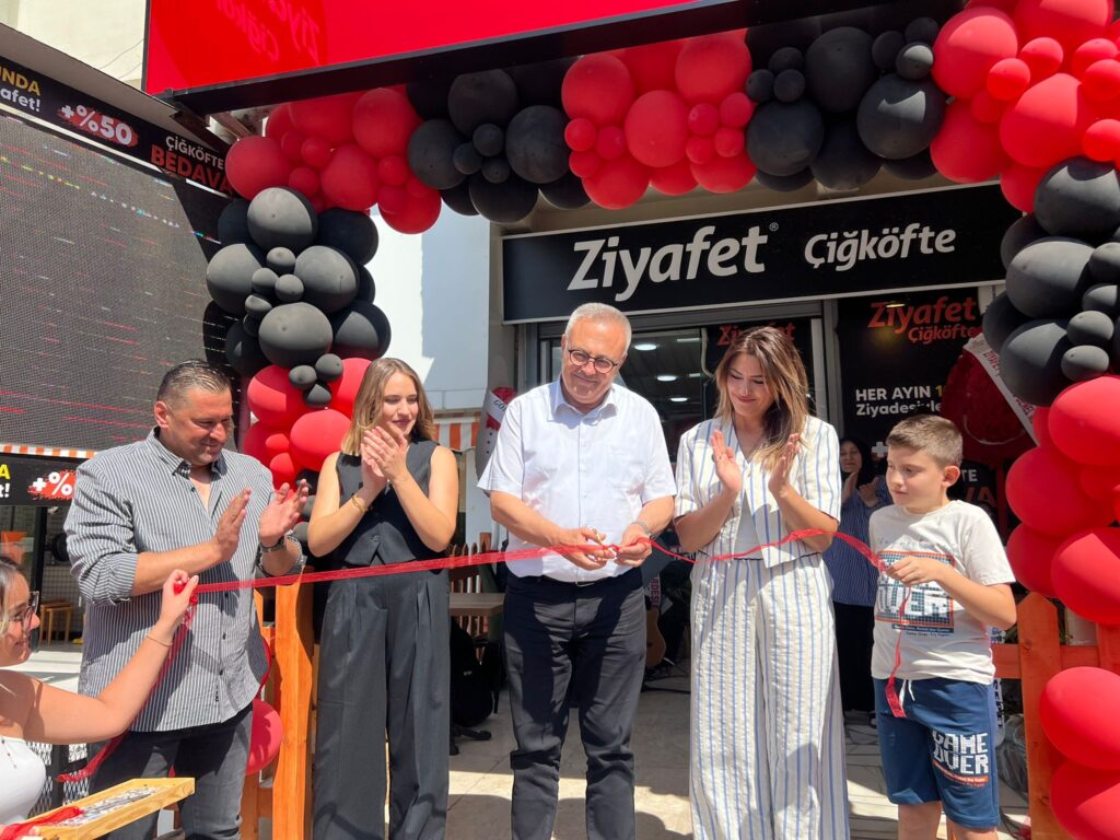 Uşak’ta Yeni Bir Kadın Girişimcilik Başarısı: Ziyafet Çiğ Köfte Açılışı Gerçekleştirildi 5 Uşak’ta Yeni Bir Kadın Girişimcilik Başarısı: Ziyafet Çiğ Köfte Açılışı Gerçekleştirildi - 544981622 24623462673915129 1591081557919971672 n
