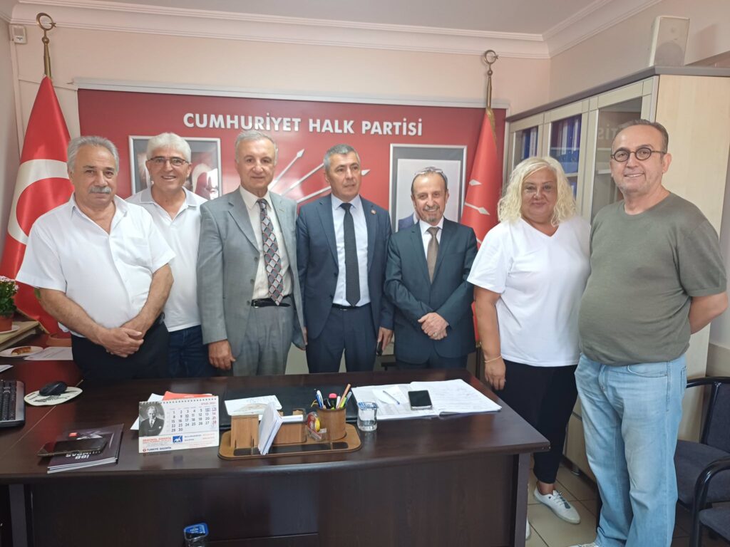 Uşak İl Genel Meclisi’nden CHP Yönetimine Ziyaret - 546423083 10232792584256789 5200655171826009818 n