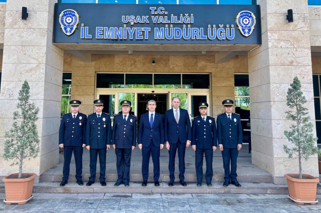 Uşak Valisi Dr. Naci Aktaş’tan İl Emniyet Müdürü Taner Çiftçi’ye Ziyaret - 554655409 1211300761026362 816664140599146875 n