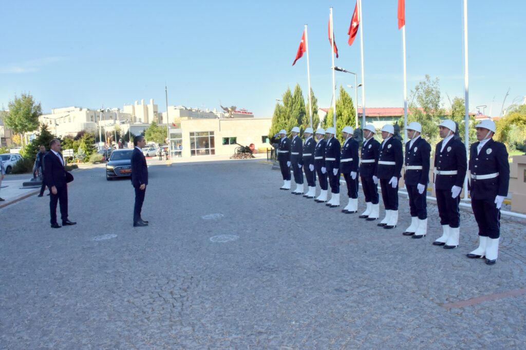 Uşak Valisi Dr. Naci Aktaş’tan İl Emniyet Müdürü Taner Çiftçi’ye Ziyaret - 555056122 1211300427693062 797520997192691202 n